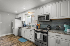 Modern 3 bed/2 Bath Home In Midtown